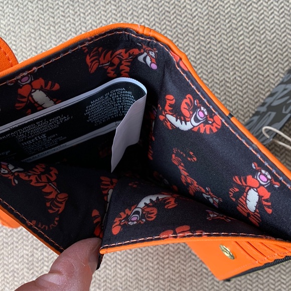 Loungefly Winnie the Pooh Tigger Cosplay Flap Wallet - Picture 10 of 16
